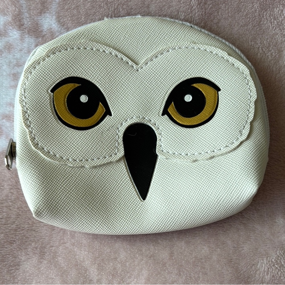 Disney Cream and Black Owl Coin Purse